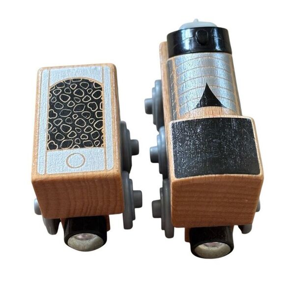 Thomas & Friends Wooden Railway Spencer & Spencer’s Tender FHM42 2012 - Picture 6 of 7